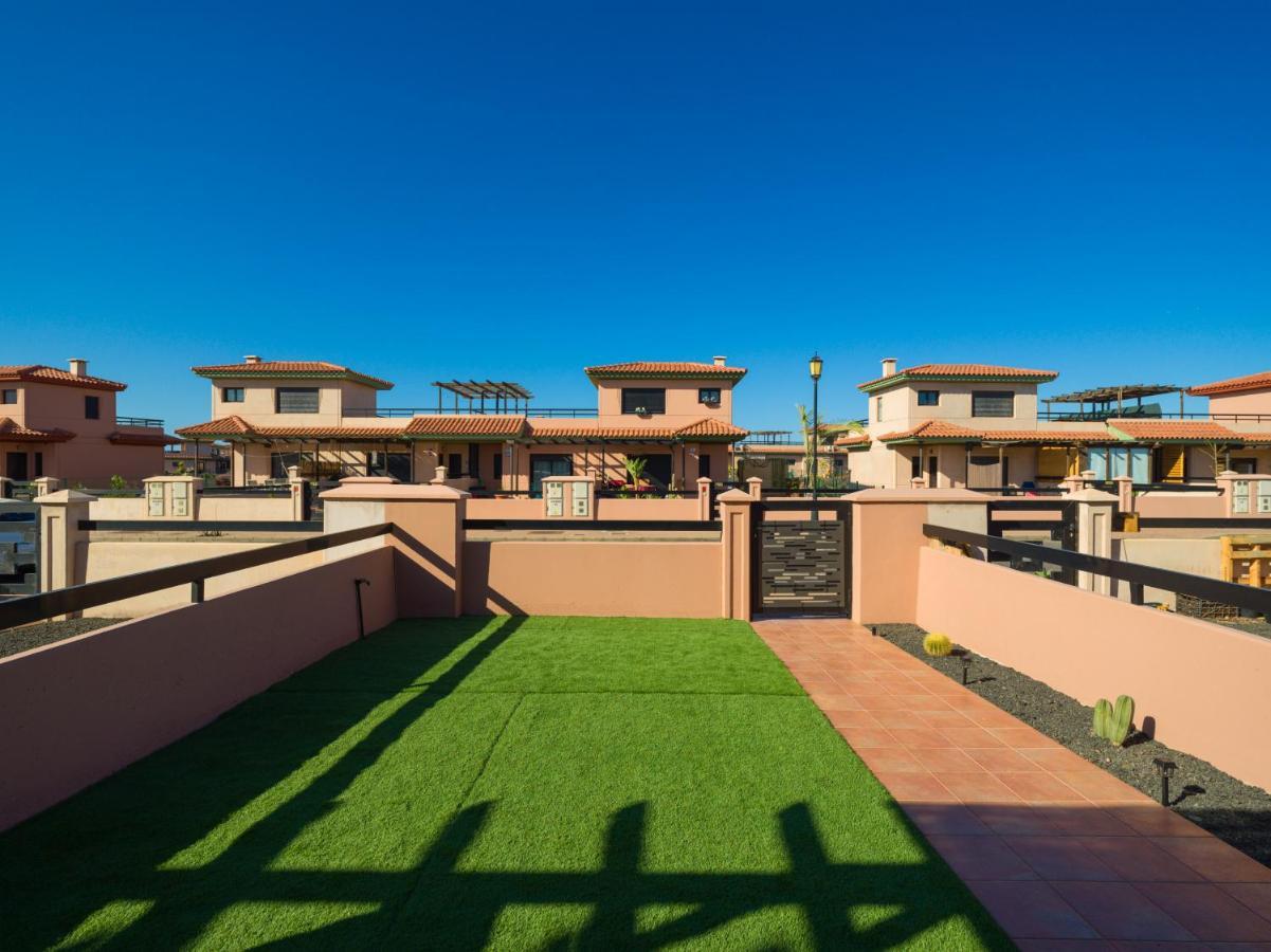 Private Terrace Majanicho Home -Garden & Pool La Oliva Exterior photo